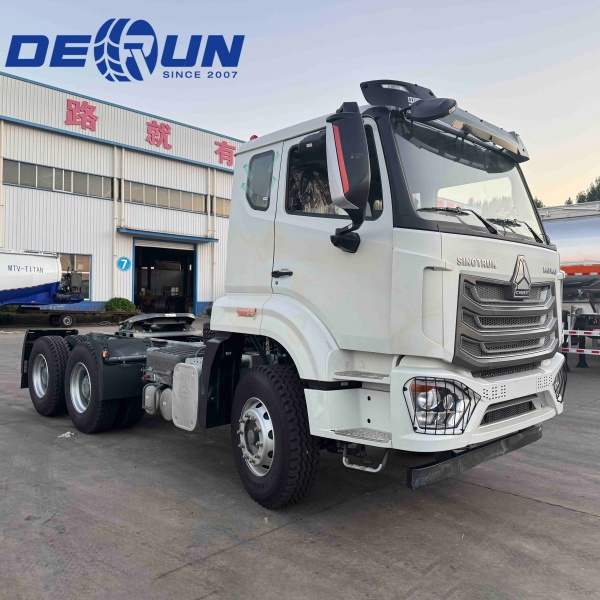 Synottrok Howo NX 6 × 4 Tractor Truck