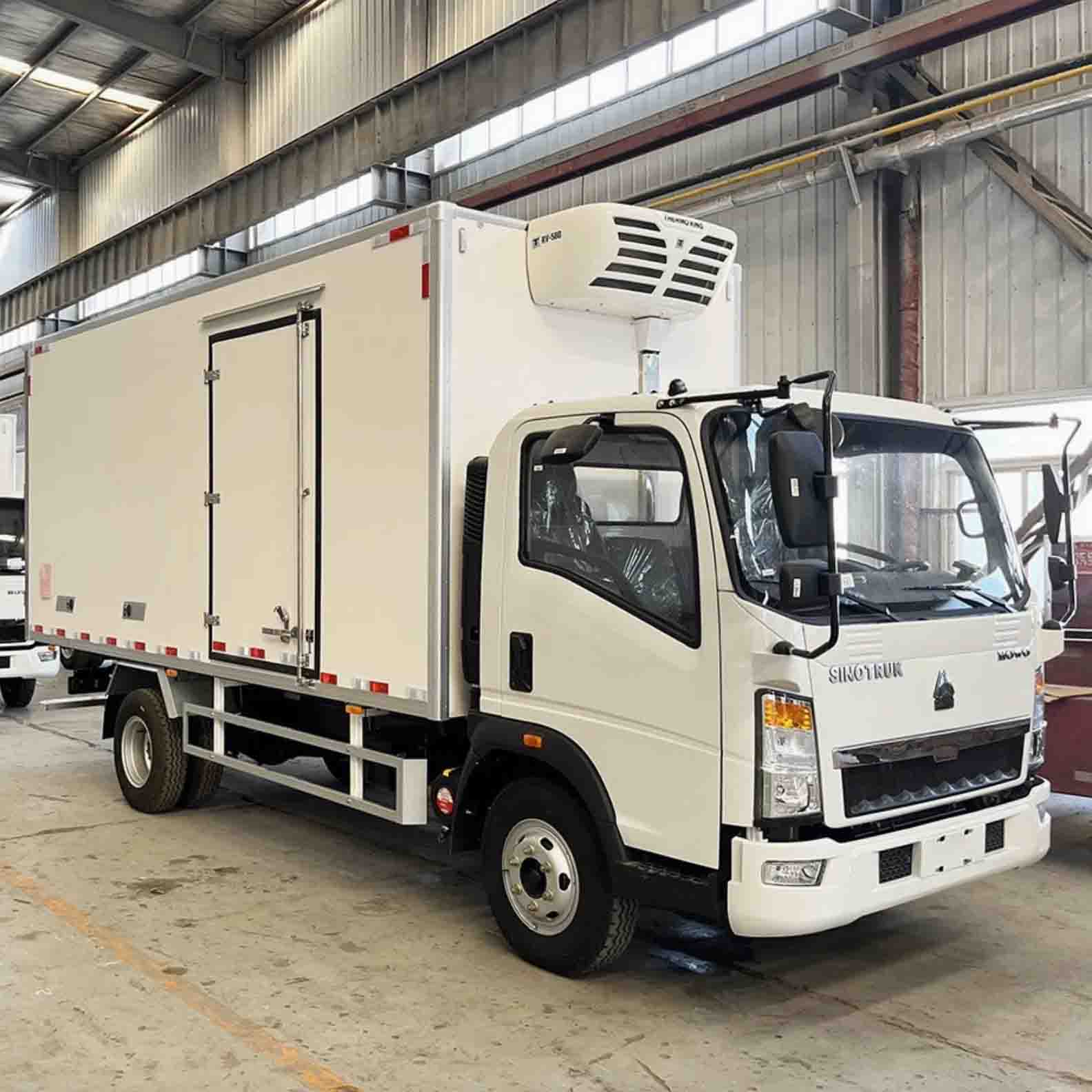 Sinotruk Howo Refrigerado 4x2 Van Truck